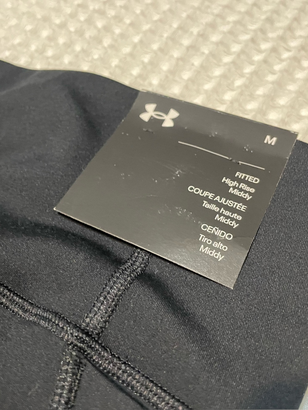 NWT Under Armour Black Fitted High-Waist Middy Performance Women's Shorts - Picture 5 of 5